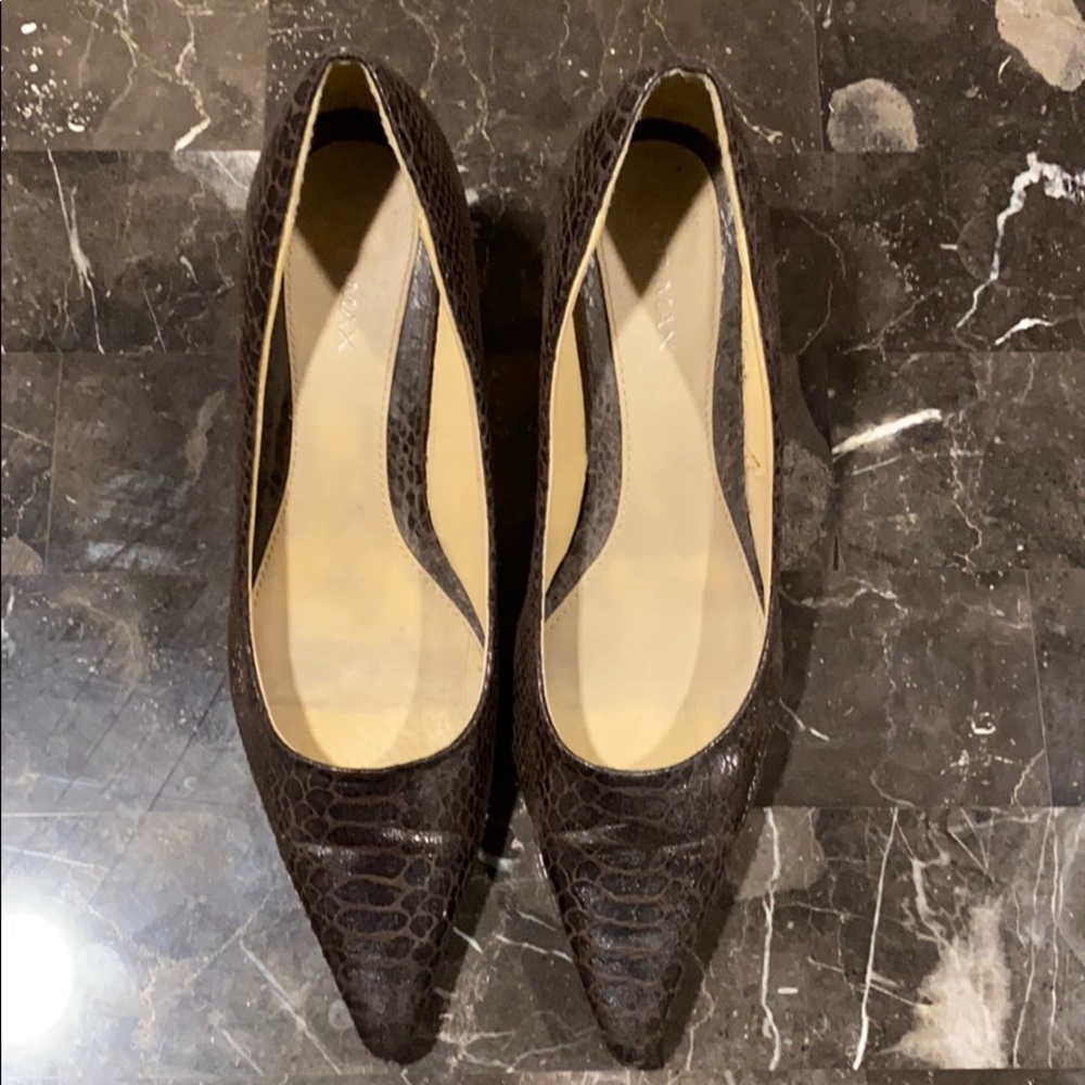 Women’s Low Brown Pump Heel